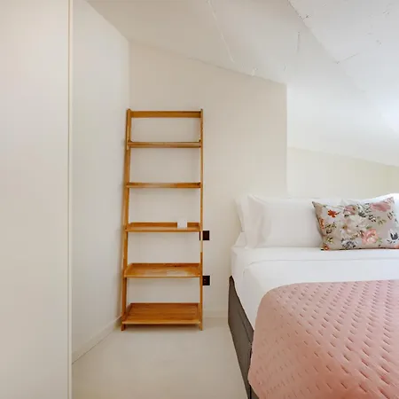 Minimalist Loft At Terracotta Collection Porto