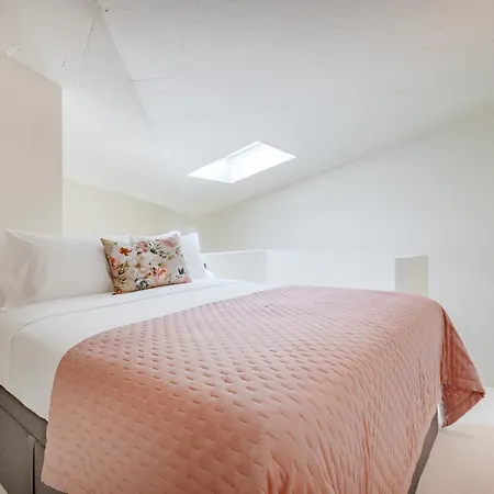 Apartment Minimalist Loft At Terracotta Collection Porto