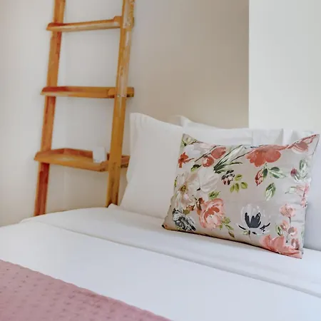 Minimalist Loft At Terracotta Collection Lägenhet