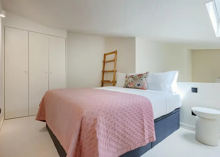 Minimalist Loft @ Terracotta Collection Porto